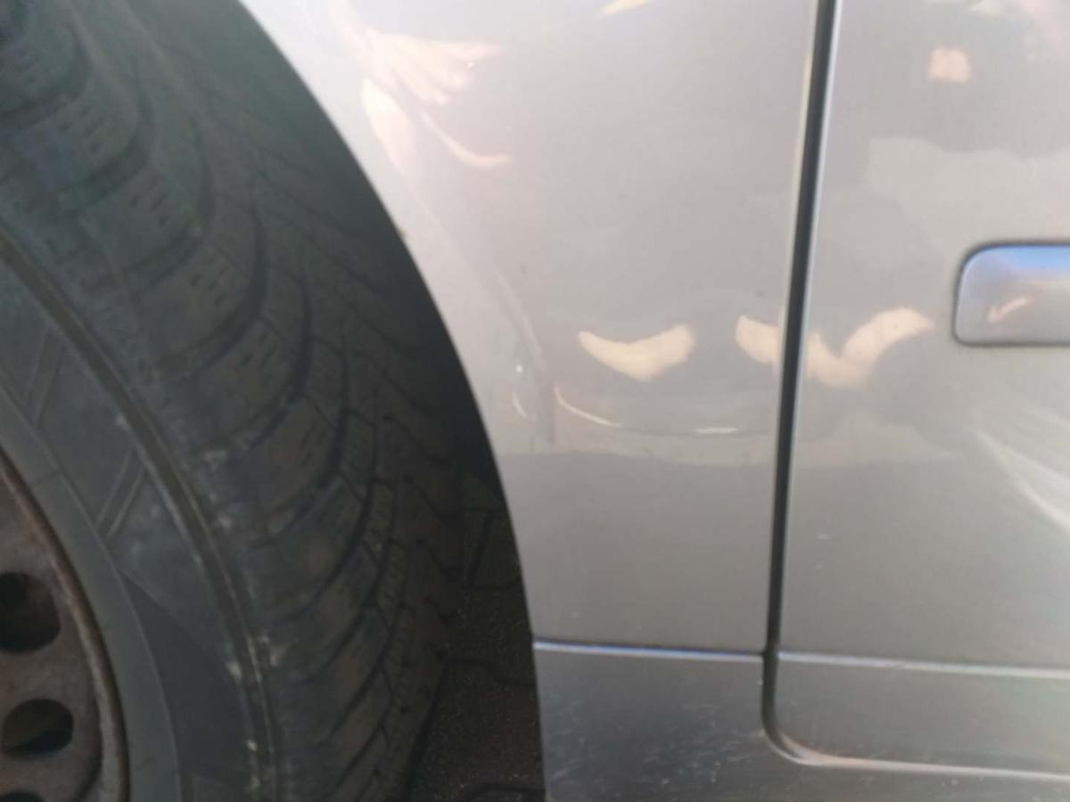 Audi A4 8E B7 original Kotflügel vorn links LY7H Akoyasilbermet. Bj.2005